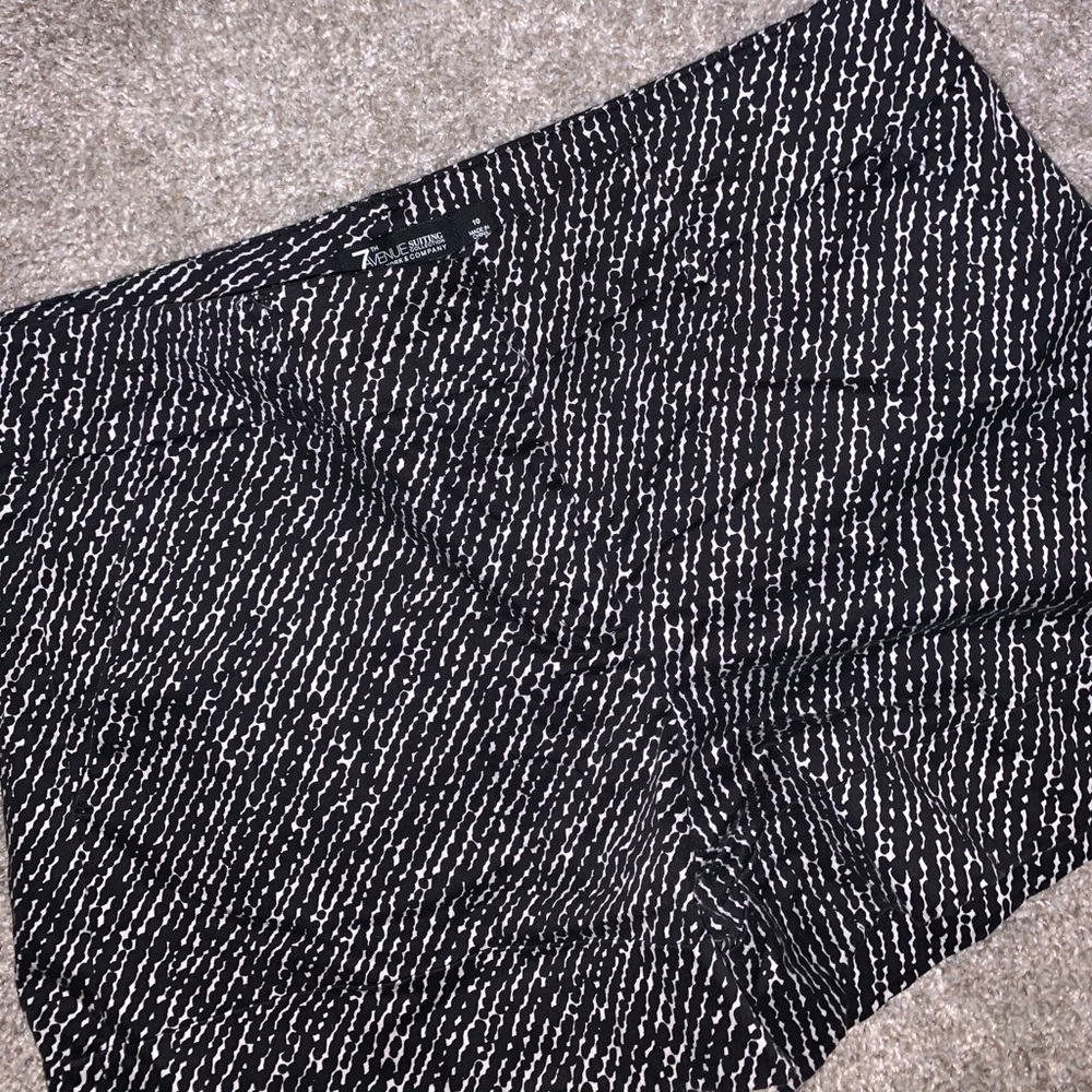 7th Avenue NY & Company Black & White shorts sz 10 - Picture 3 of 7